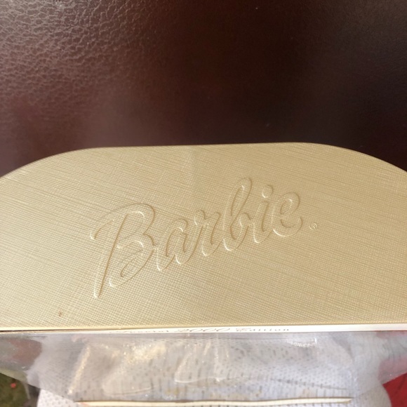 Mattel Celebration Barbie 2000 Edition w/Ornament - New in box - Picture 7 of 8